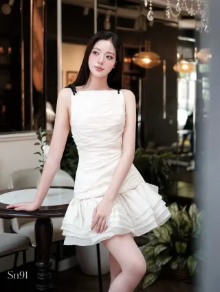Photo 1 of Đầm trắng mini xếp ly nữ