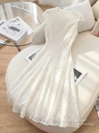 Ảnh 1 của Váy ren trắng midi nữ thanh lịch