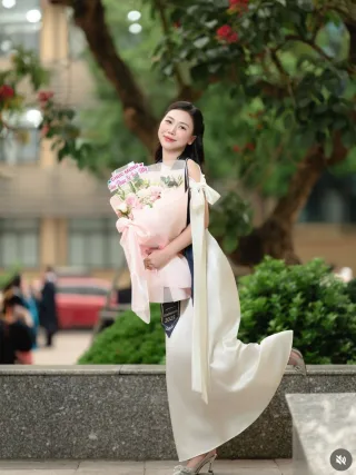 Ảnh 4 của Váy dạ hội satin trắng A108 nữ