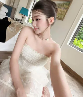 Photo 4 of Đầm corset voan trắng Chouchou size M