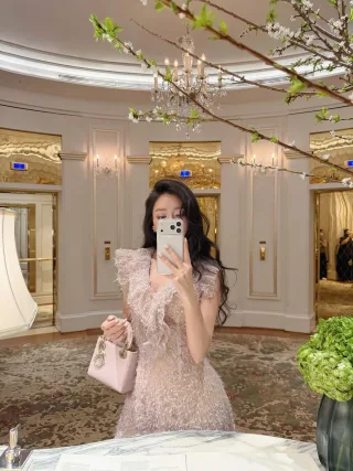 Ảnh 4 của Váy ren dạ hội hồng nhạt Chou Chou