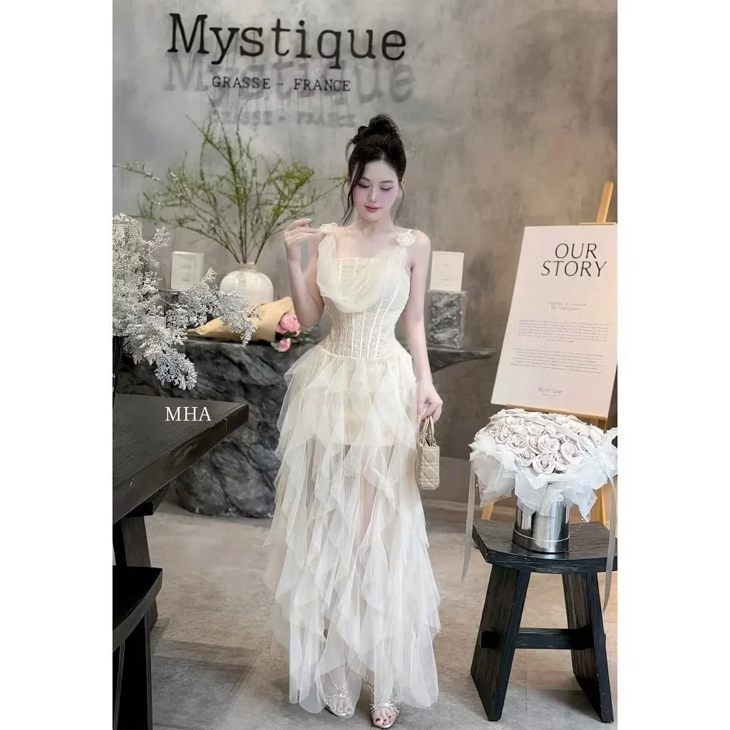 Photo 2 of Váy cưới trắng voan ren công chúa