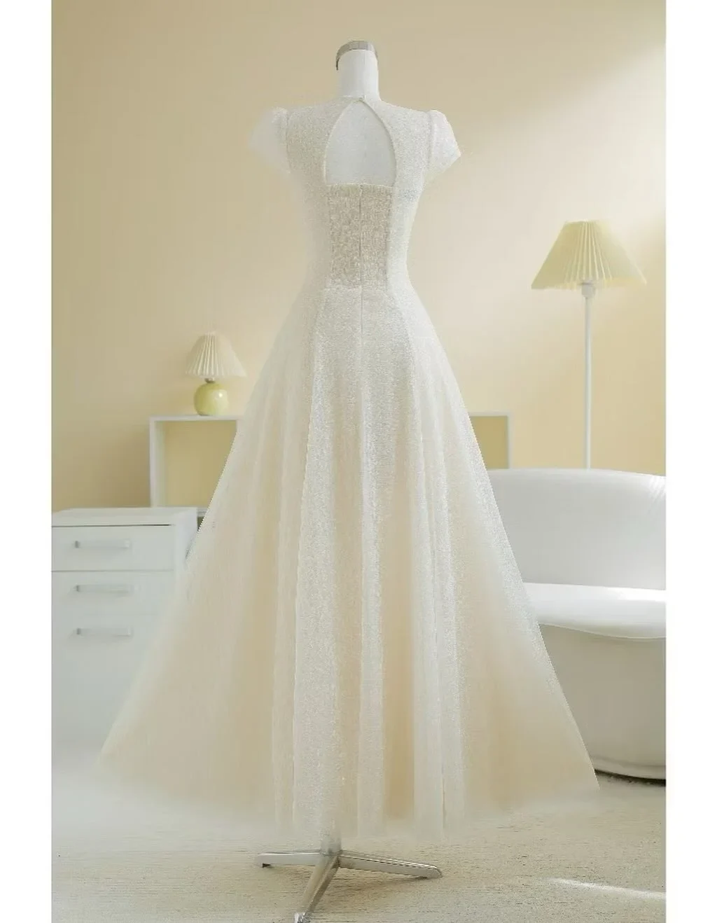 Ảnh 3 của Đầm Ren Dài Vintage Trắng Sò Vintage