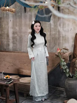 Photo 1 of Áo dài lụa mint nữ truyền thống