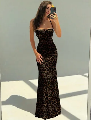 Photo 2 of Váy da báo hở lưng nâu đen size M