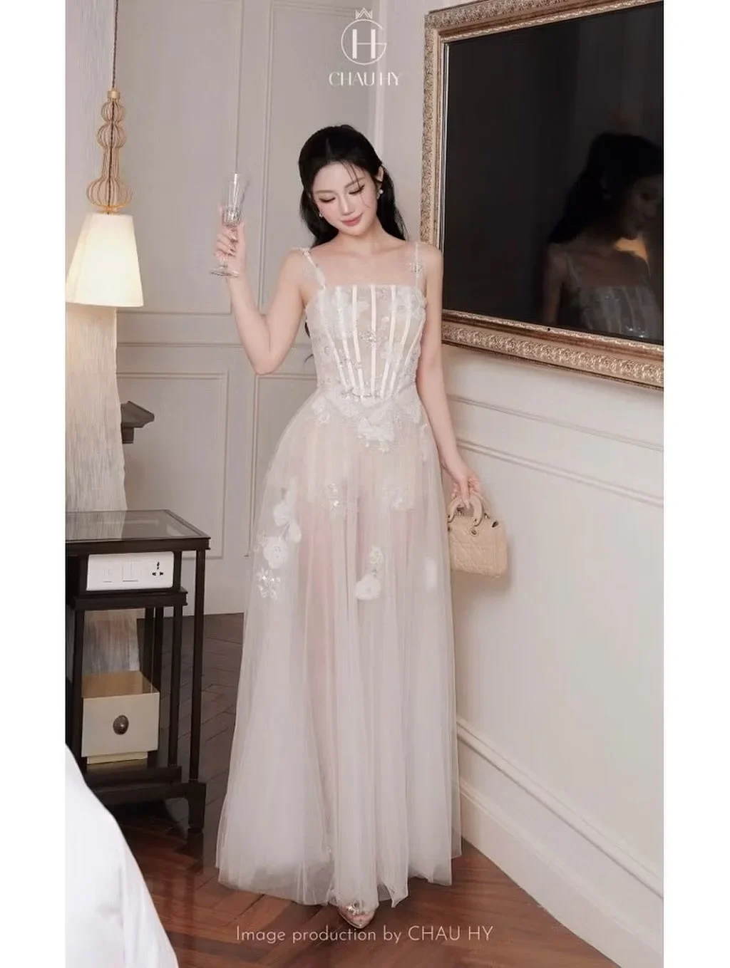 Photo 5 of Váy dạ hội tulle hoa trắng kem Châu Hy