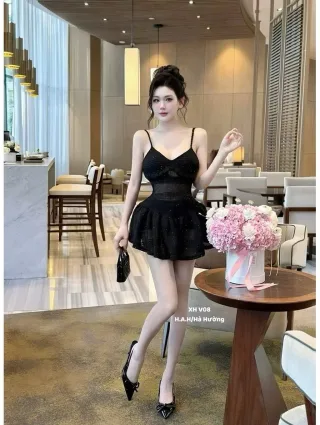 Ảnh 2 của Đầm mini sequin đen hai dây nữ