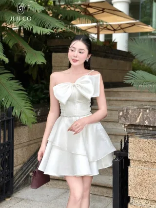 Ảnh 2 của Váy ngắn trắng nơ vai Jijico A134