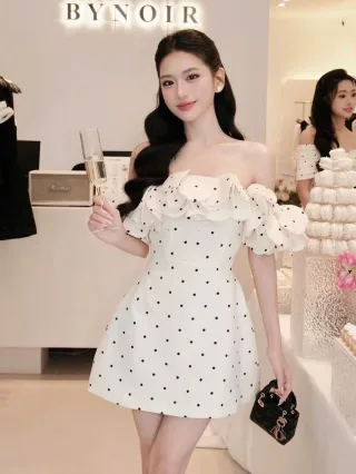 Ảnh 1 của Váy trễ vai chấm bi trắng size S