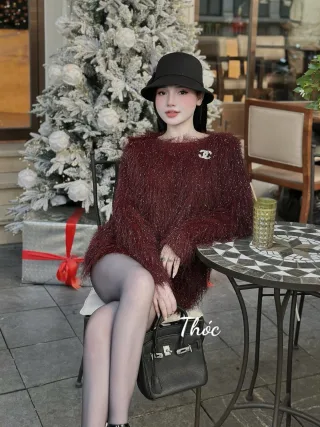 Ảnh 4 của Váy len lông xù đỏ rượu nữ