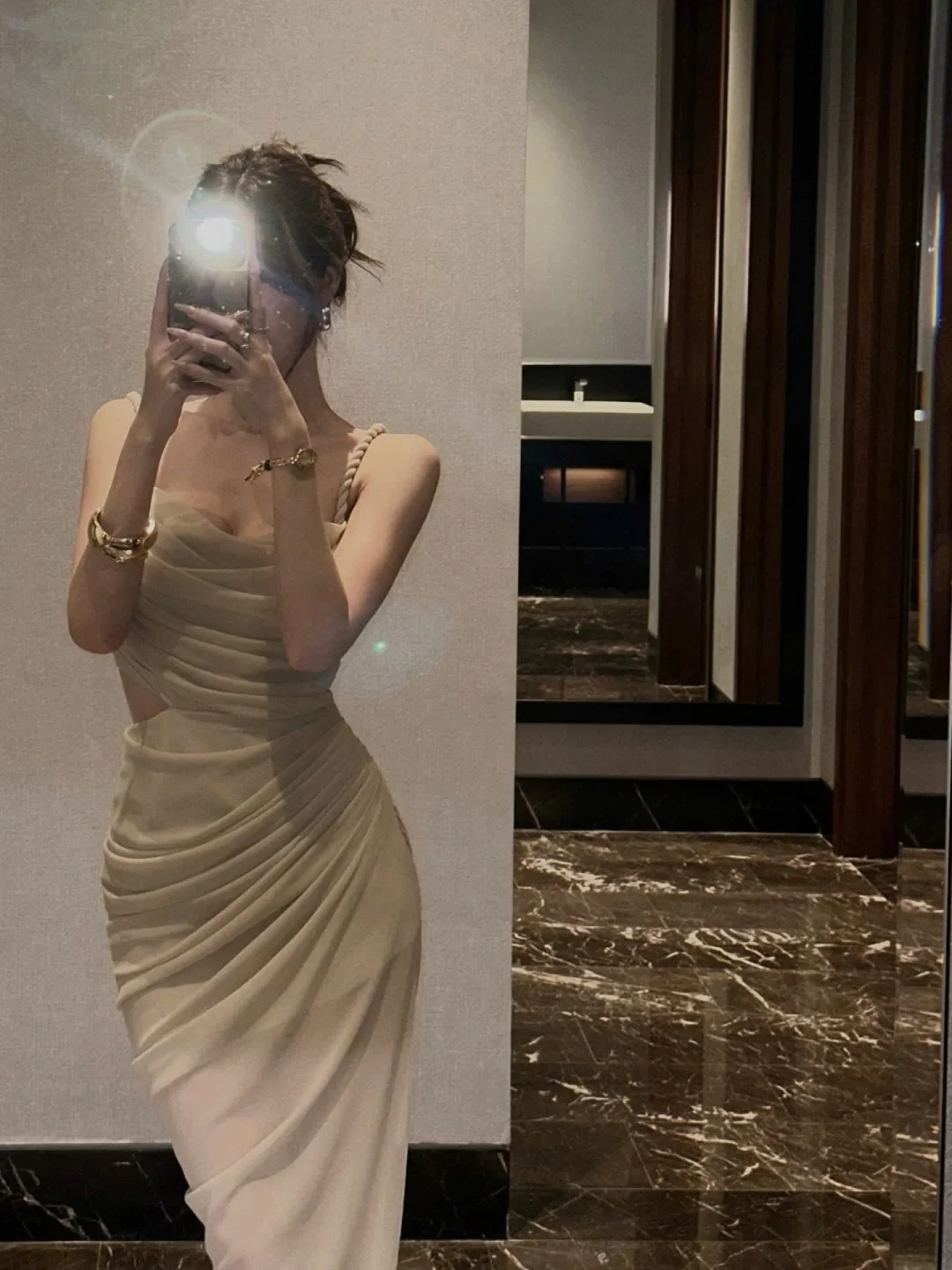 Photo 2 of Đầm maxi be xếp nếp size M nữ