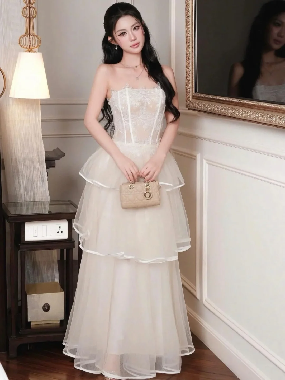 Photo 1 of Đầm tulle trắng corset ren hoa nữ