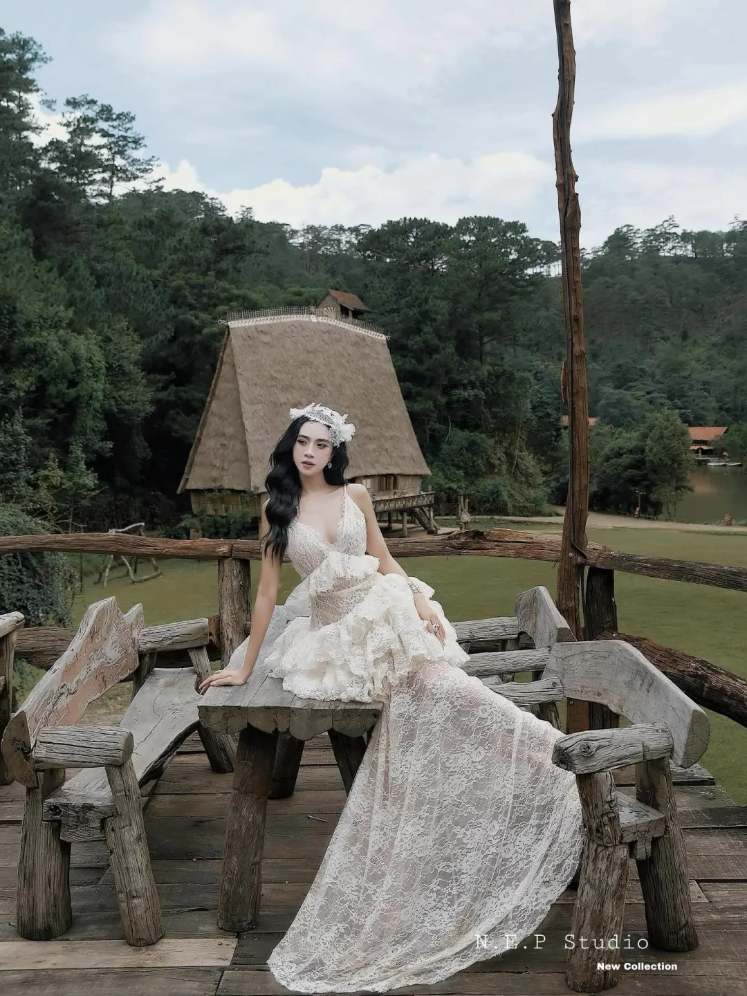 Photo 3 of Váy ren trắng dài hai dây size M