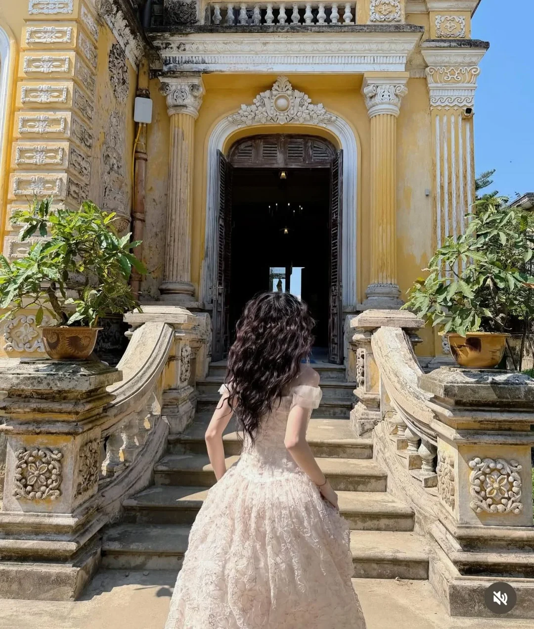 Photo 3 of Váy ren dài trễ vai Ther Design