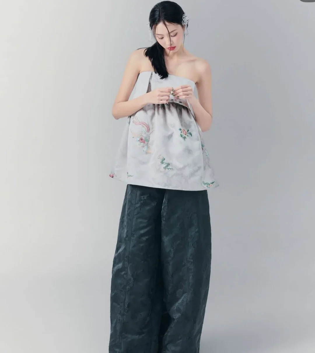 Photo 2 of Quần ống rộng nữ màu be size M
