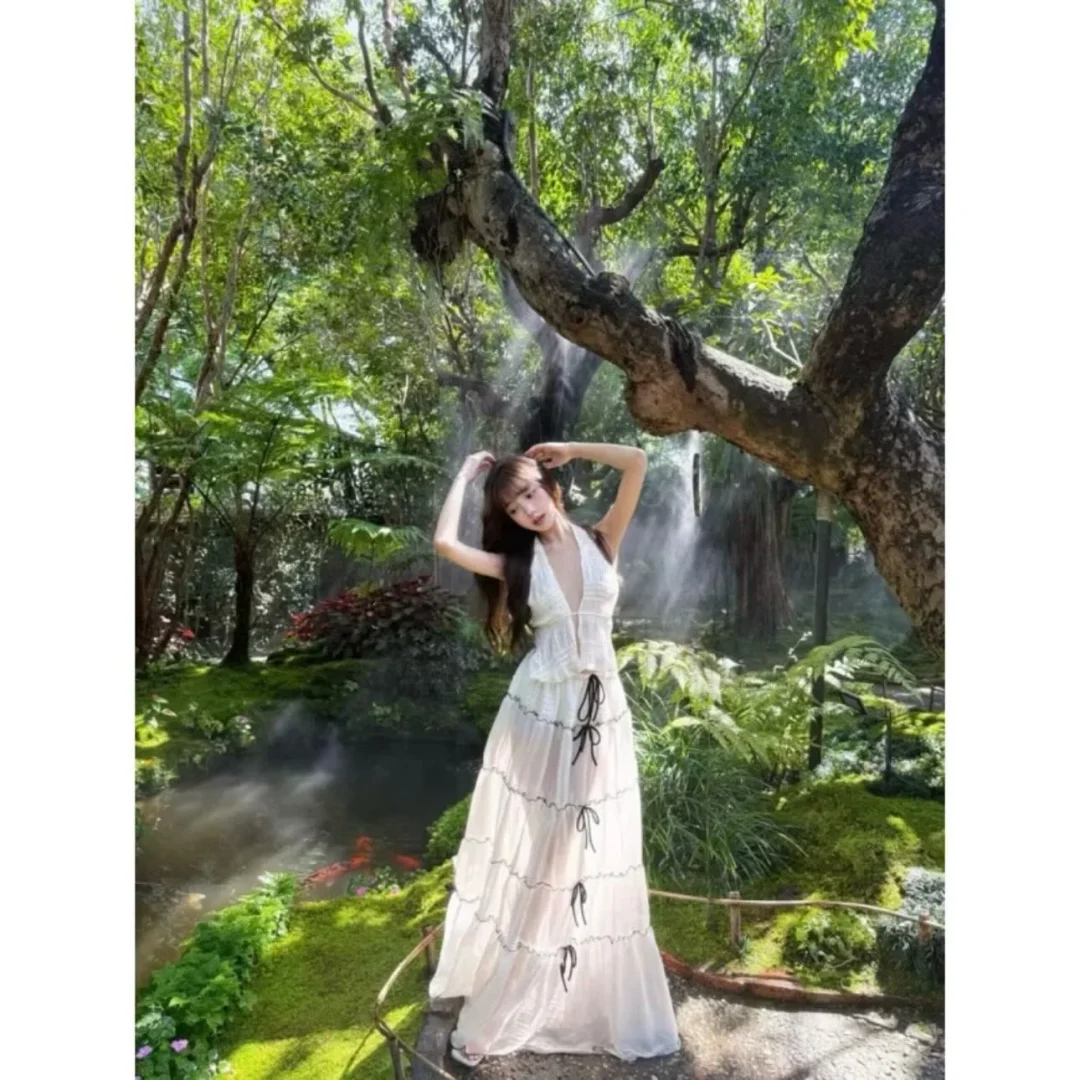 Photo 2 of Set croptop và váy maxi trắng size M