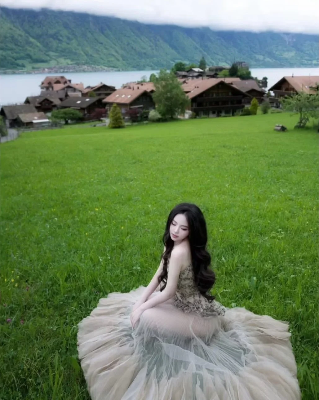 Photo 3 of Đầm maxi ren voan be nhạt size M