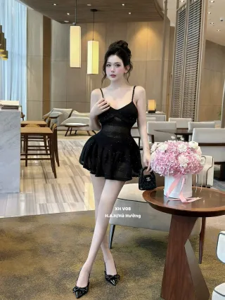 Ảnh 1 của Đầm mini sequin đen hai dây nữ
