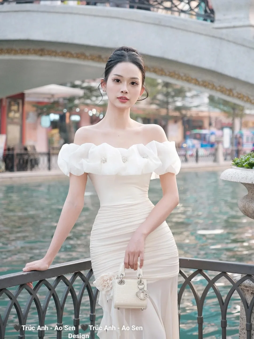Ảnh 3 của Váy trắng trễ vai dạ hội nữ