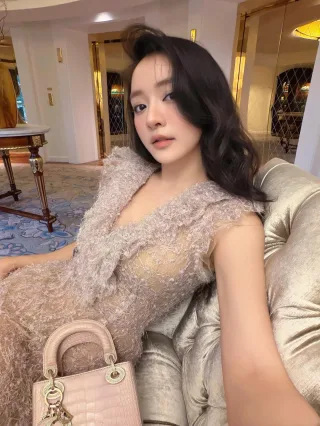 Ảnh 3 của Váy ren dạ hội hồng nhạt Chou Chou