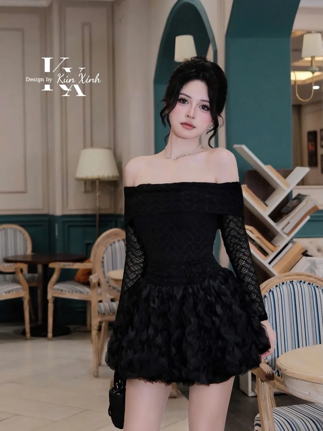 Photo 1 of Đầm đen trễ vai ren lưới tay dài nữ