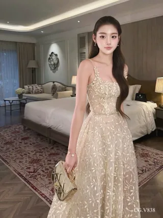 Photo 1 of Váy dạ hội ren thêu hoa màu kem