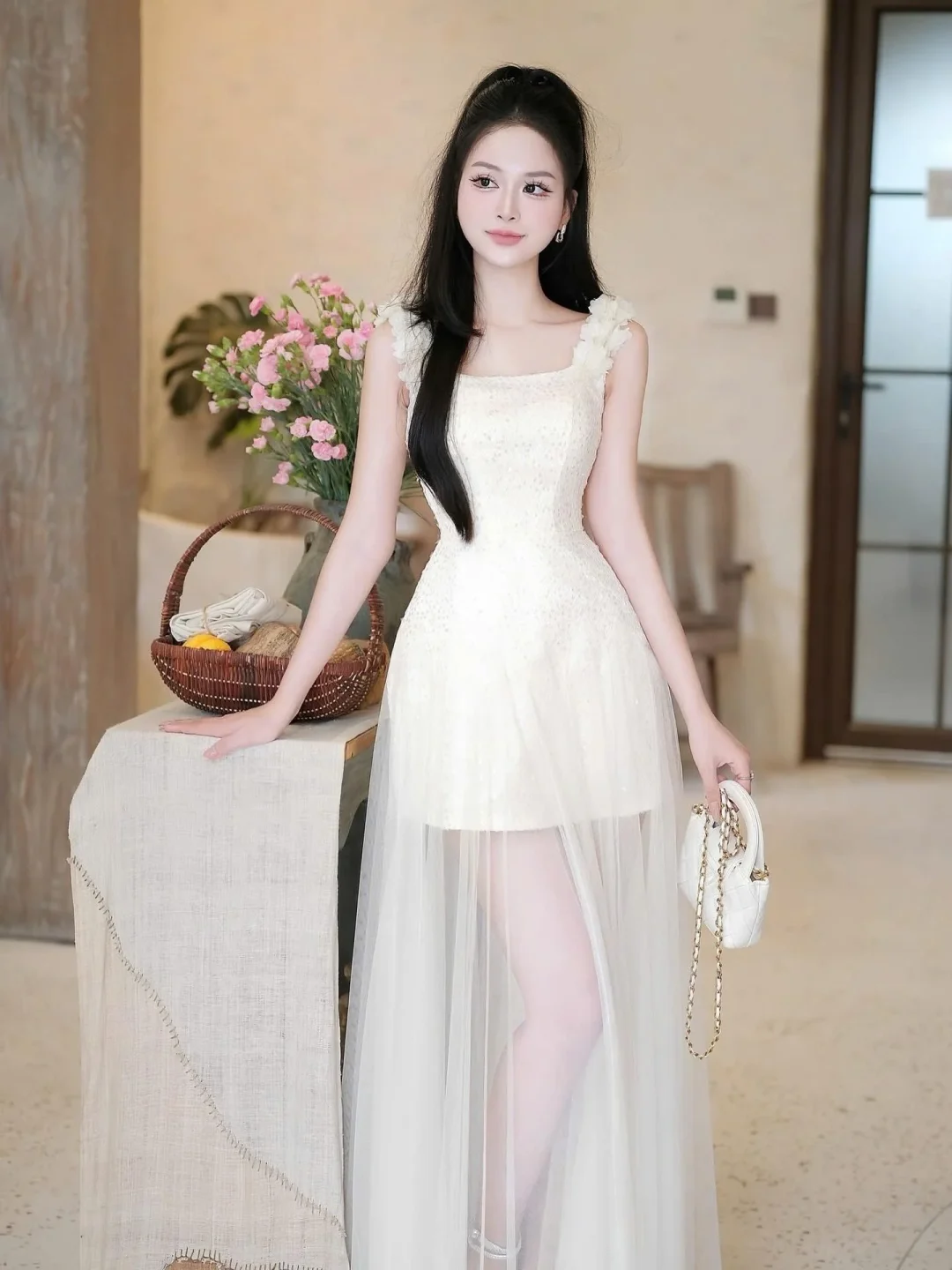 Ảnh 1 của Váy tiệc trắng ngắn đính hoa nữ