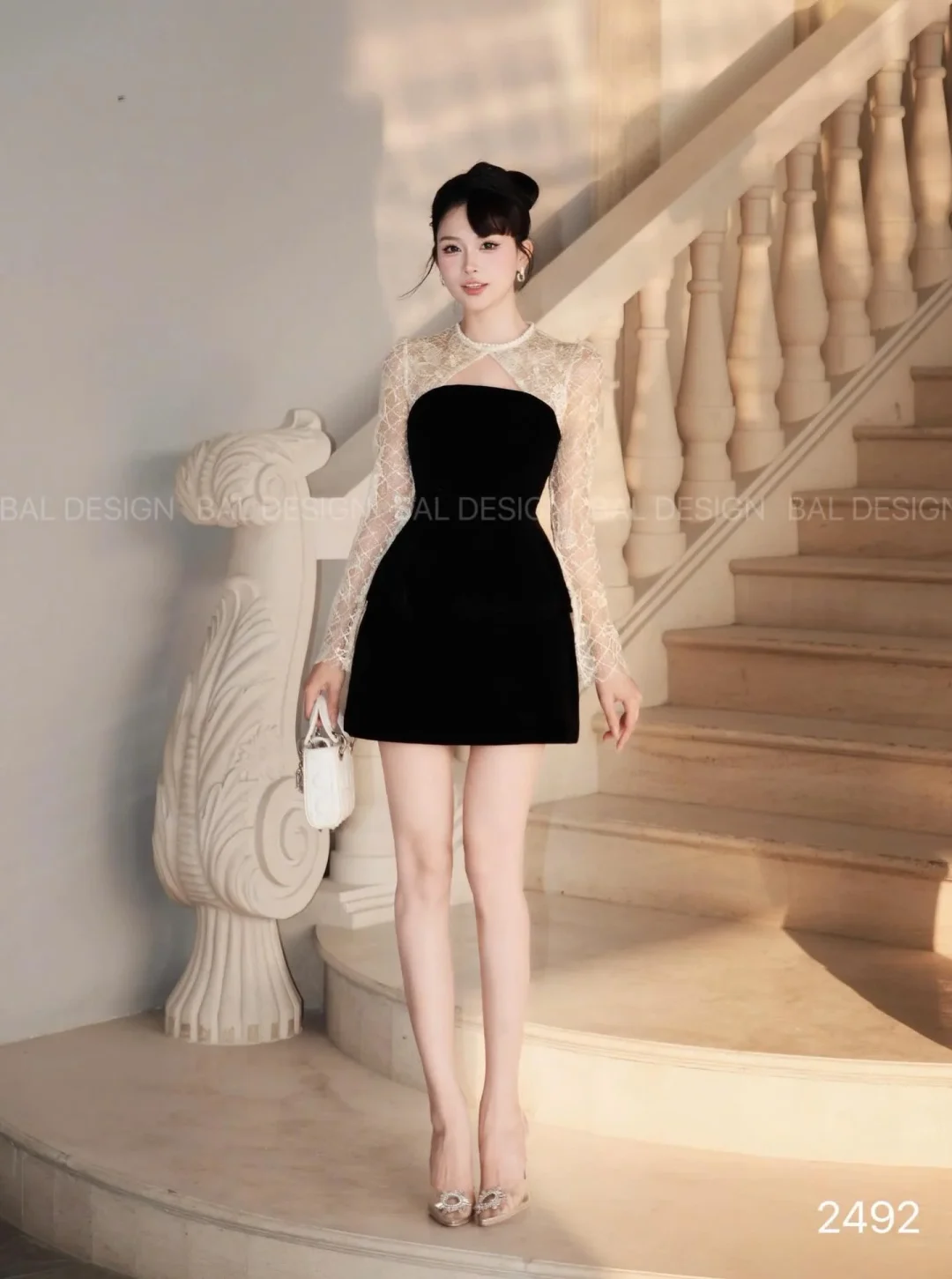 Ảnh 3 của Váy nhung đen tay ren dài nữ size M