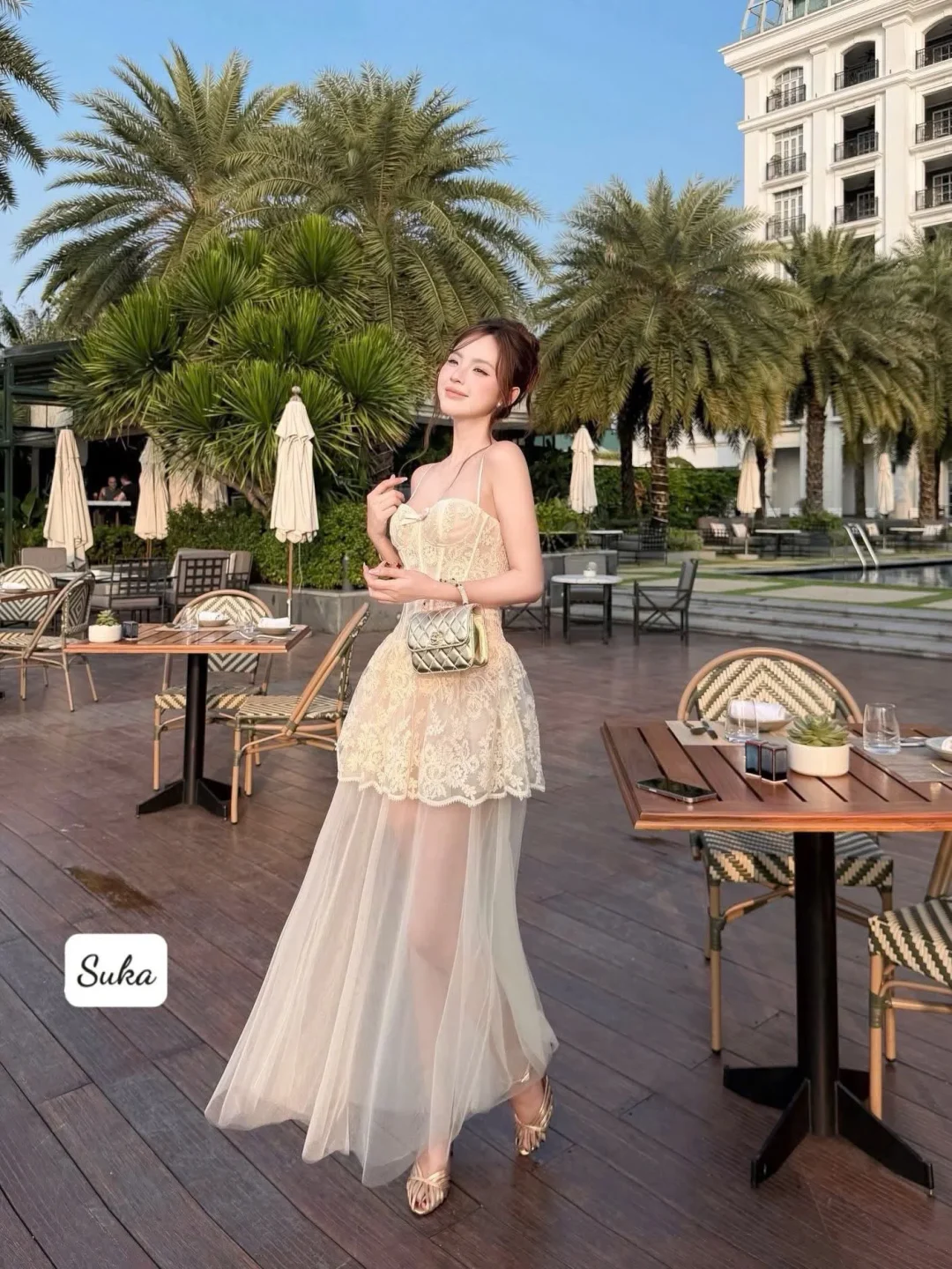 Photo 1 of Đầm ren tulle kem size M nữ