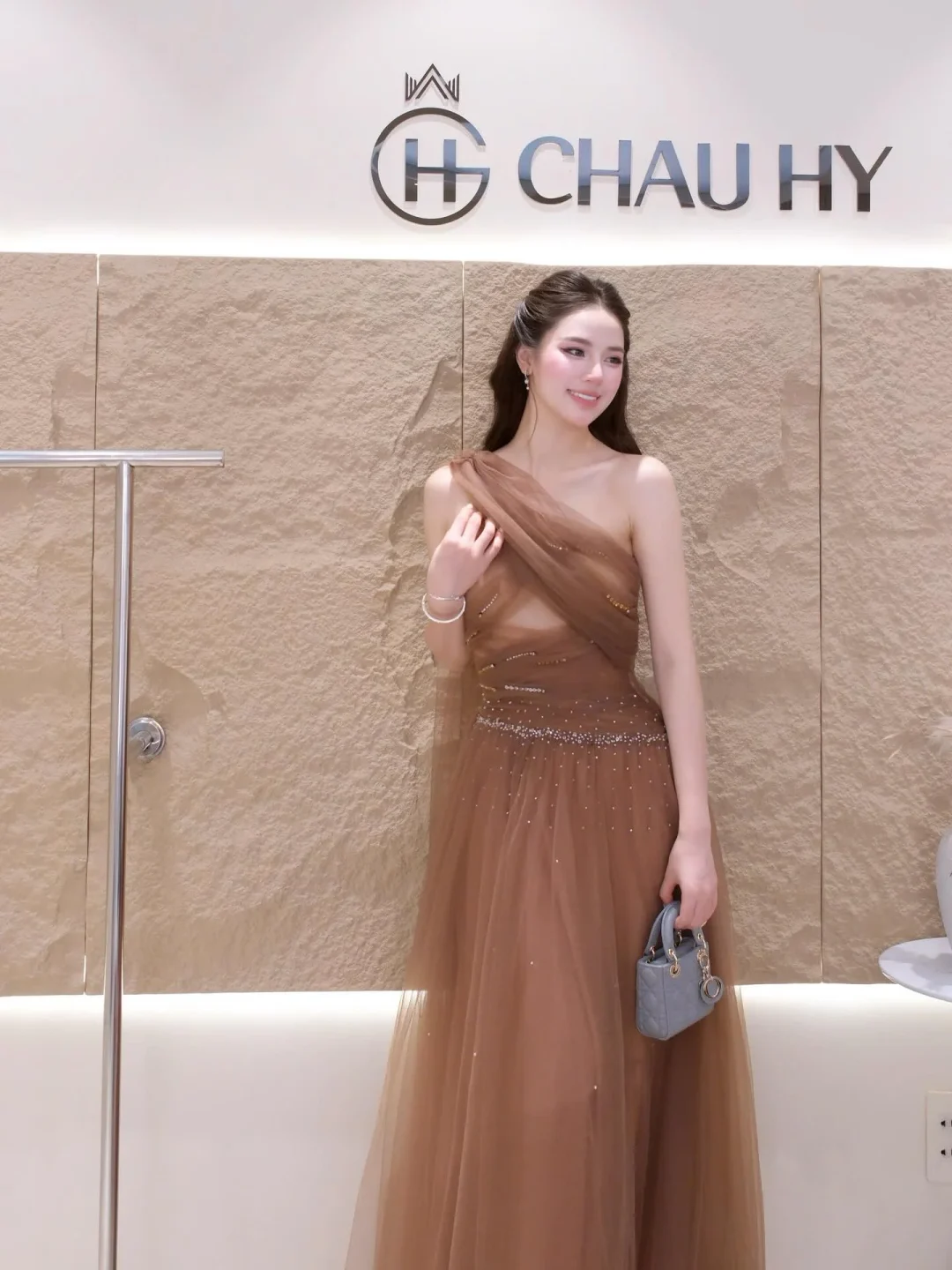 Ảnh 2 của Đầm tiệc một vai nâu đính cườm