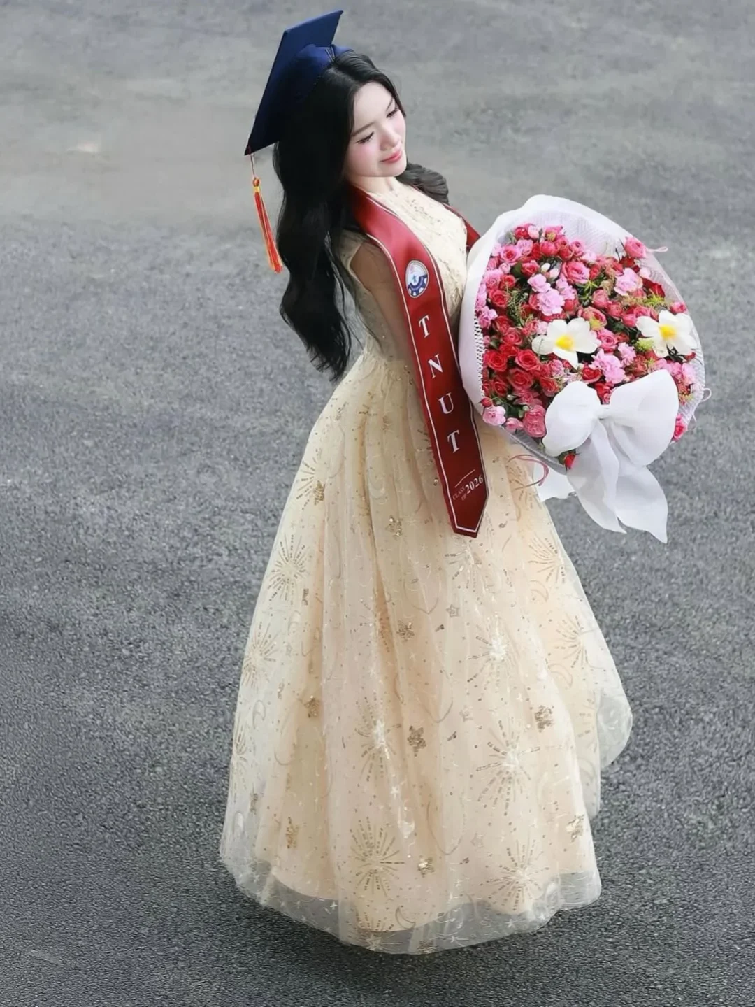 Ảnh 4 của Váy dạ hội kim tuyến A279 màu kem