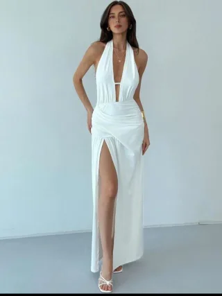 Photo 2 of Váy lụa hở lưng trắng size M