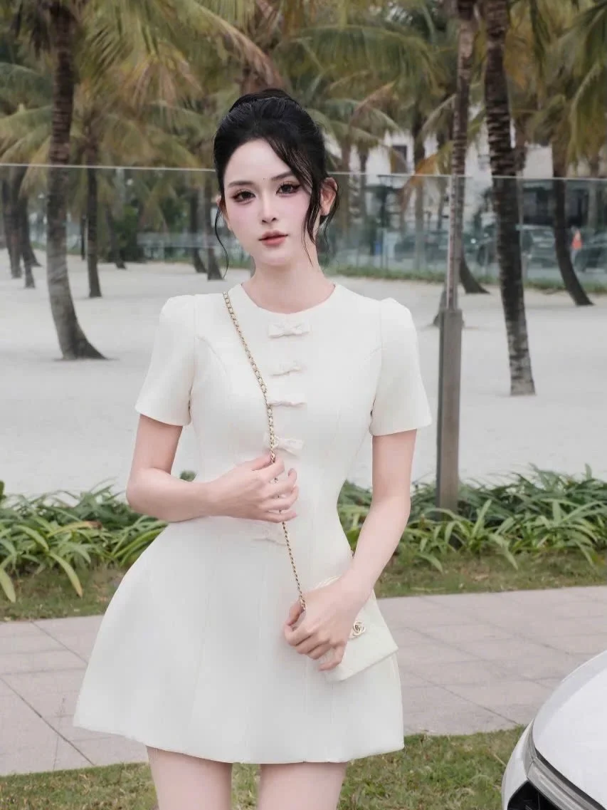 Ảnh 1 của Đầm ngắn trắng nơ nữ size M