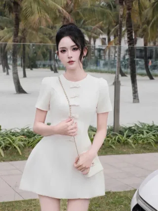 Ảnh 1 của Đầm ngắn trắng nơ nữ size M