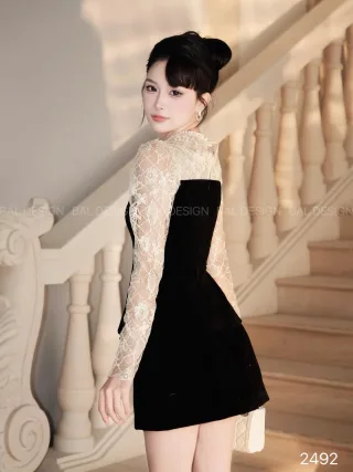 Ảnh 2 của Váy nhung đen tay ren dài nữ size M