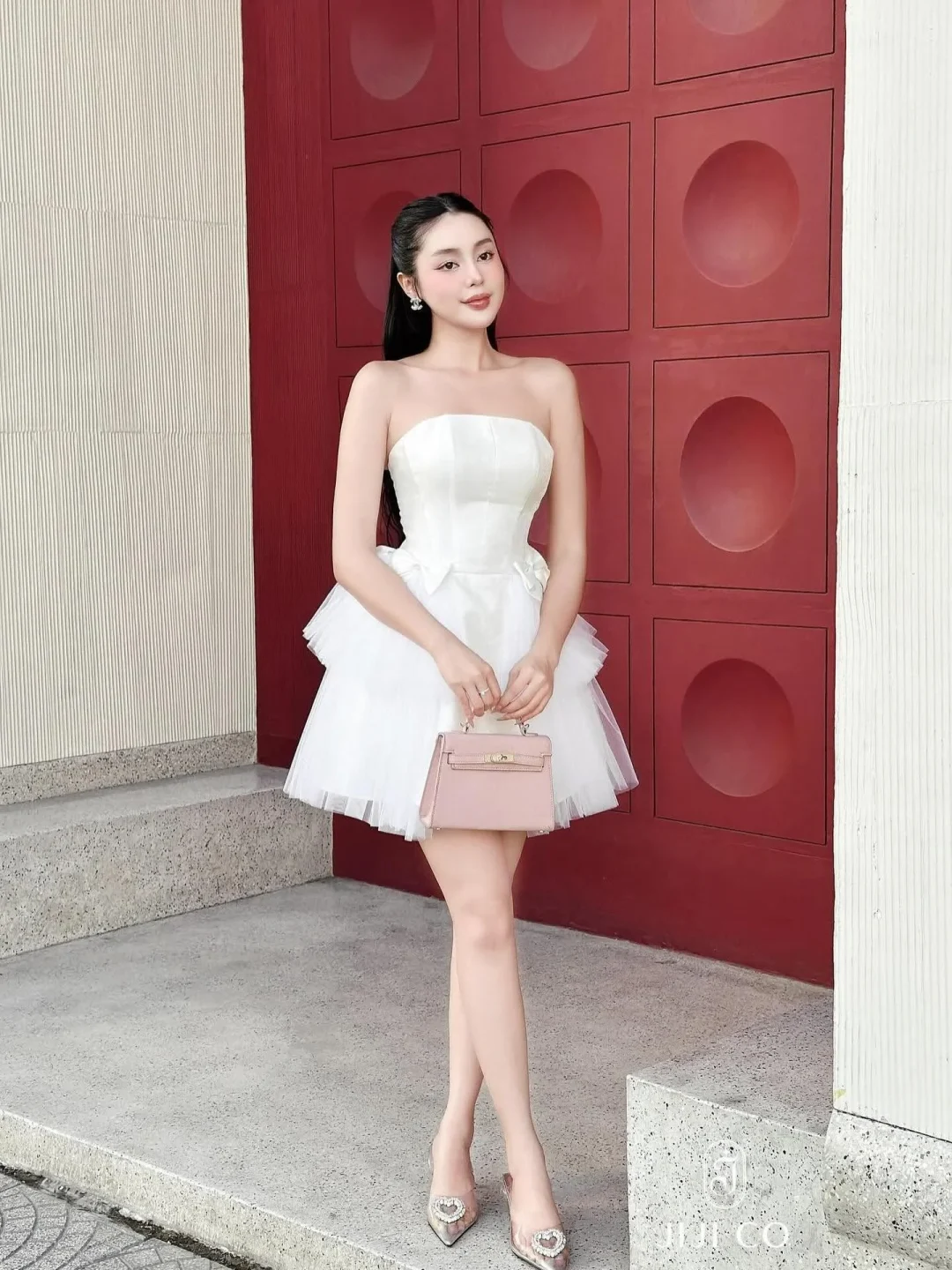 Photo 2 of Đầm trắng cúp ngực tutu mini nữ