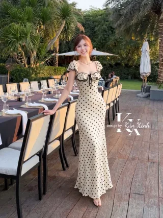 Photo 3 of Váy chấm bi hở vai body nữ size M