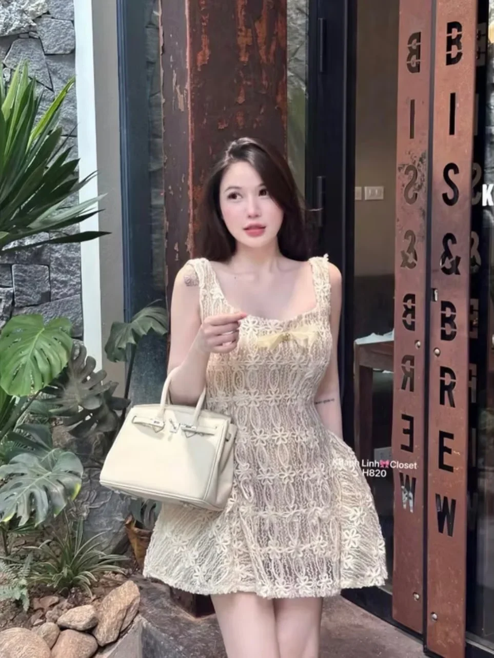 Photo 1 of Váy ren mini kem có nơ nữ