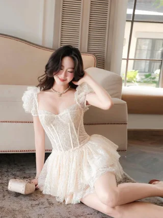 Ảnh 4 của Đầm ren corset mini kem tay phồng