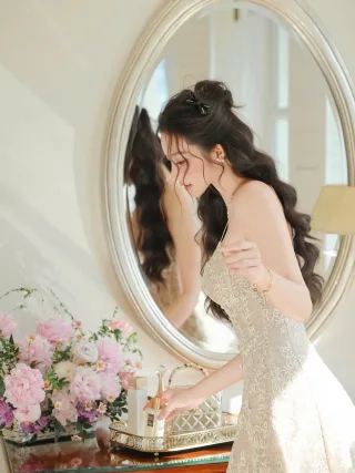 Photo 3 of Đầm ren be cúp ngực ngắn nữ size M