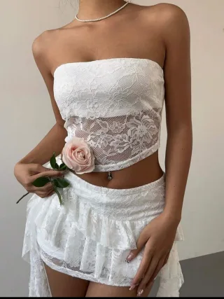 Ảnh 2 của Set ren trắng croptop quây váy ngắn size M