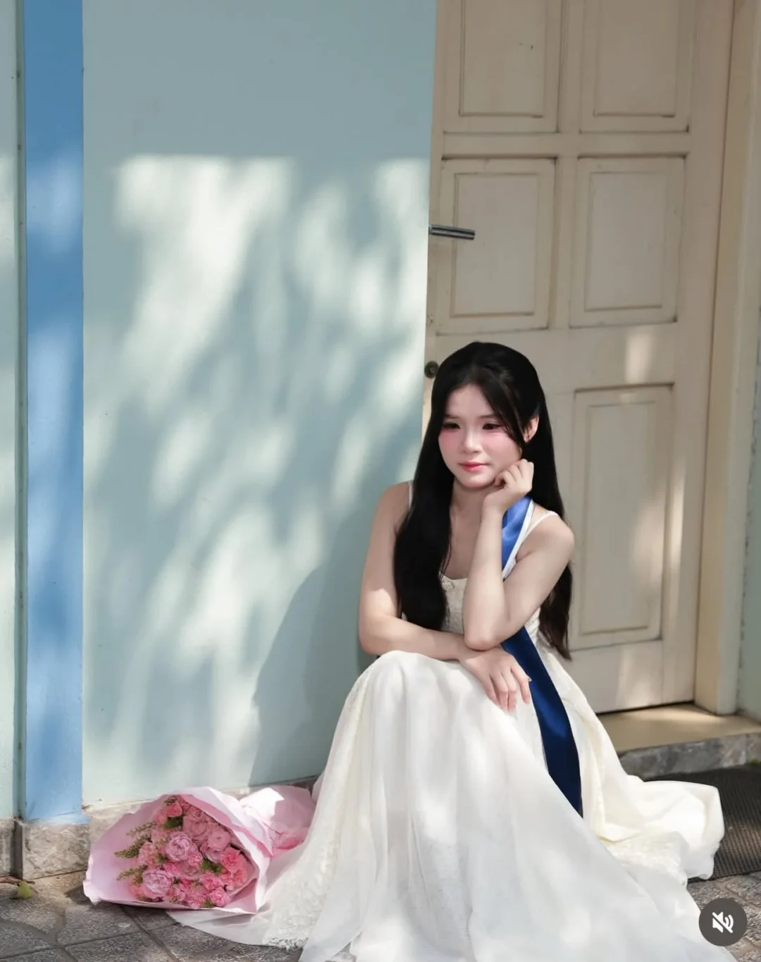 Ảnh 5 của Váy maxi ren trắng Tiela nữ
