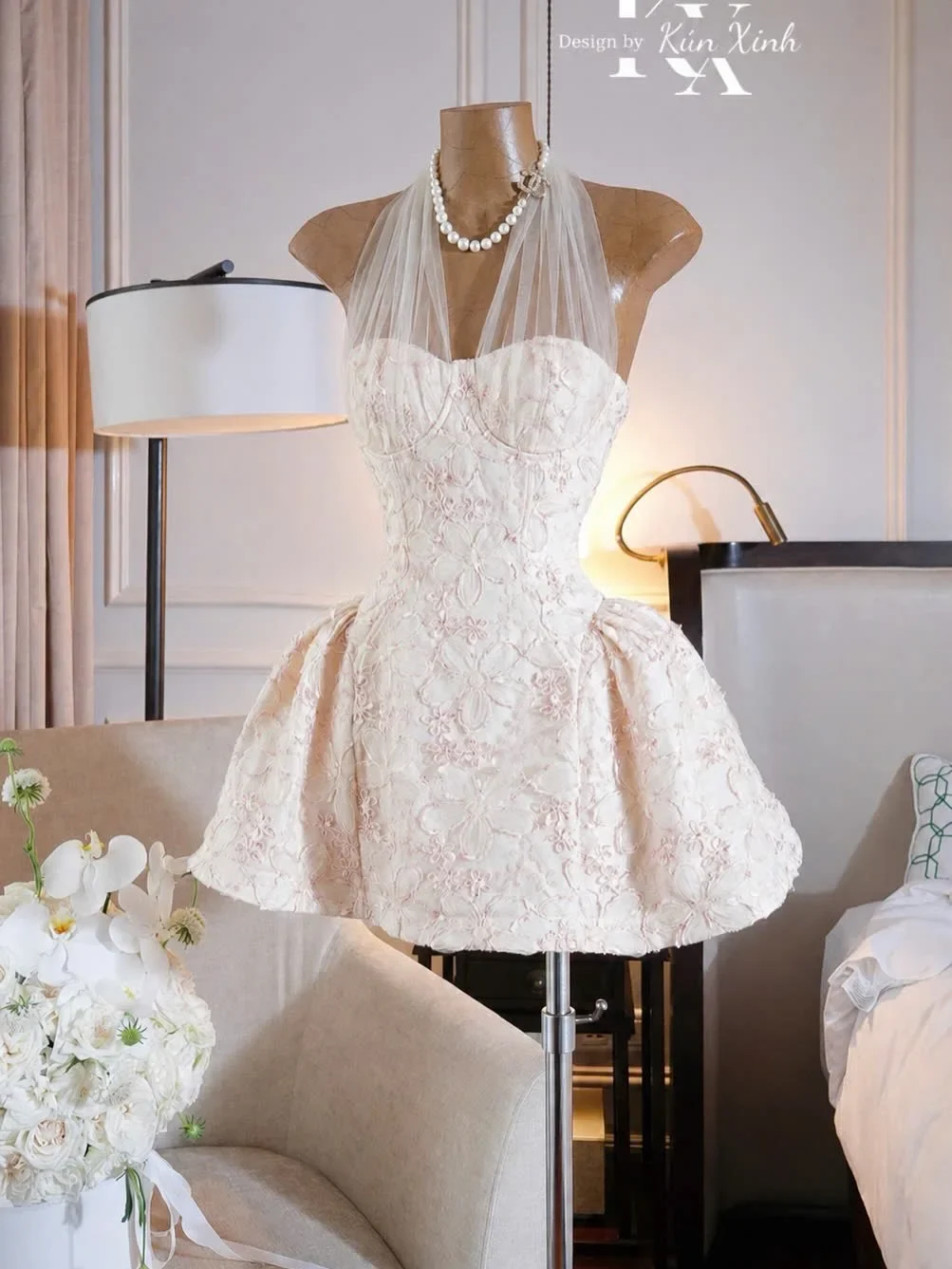 Photo 4 of Đầm corset ren kem ngắn dự tiệc