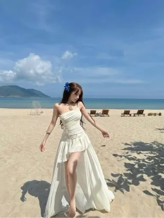 Photo 4 of Váy trắng một vai dài xẻ Amelie