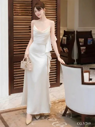 Photo 1 of Đầm dài lụa hai dây trắng kem size M