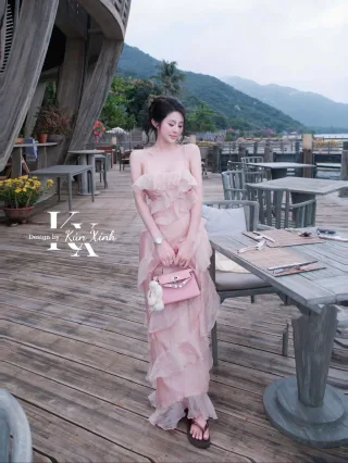 Photo 2 of Đầm maxi voan bèo nhún hồng nhạt nữ