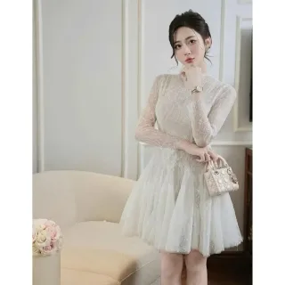 Photo 1 of Váy ren trắng tay dài Khâu Design