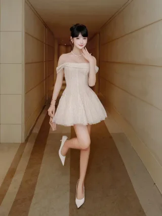 Photo 4 of Đầm ren trễ vai ngắn màu kem size M
