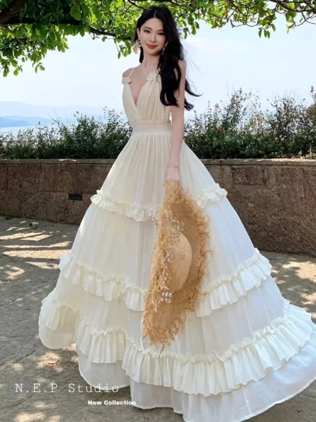 Photo 1 of Váy maxi bèo kem voan size M