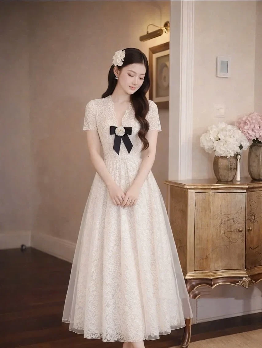 Photo 1 of Váy tiệc ren trắng nữ TC Dress